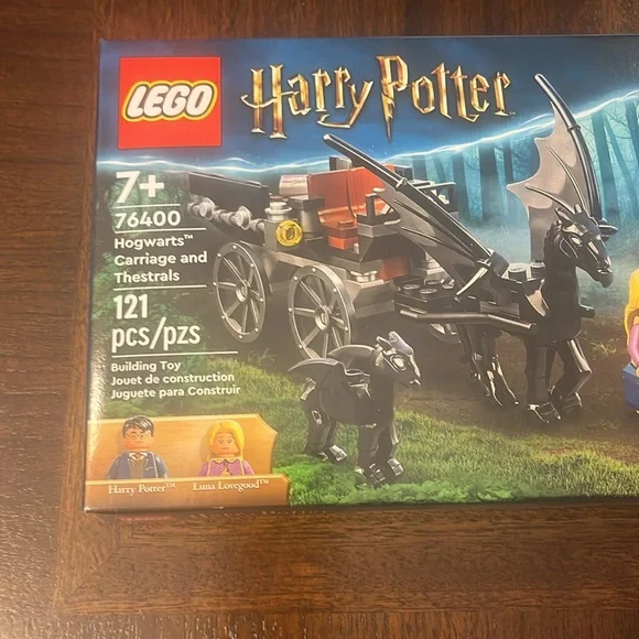 LEGO Harry Potter Order of the Phoenix Hogwarts Carriage and Thestrals - Picture 3 of 10
